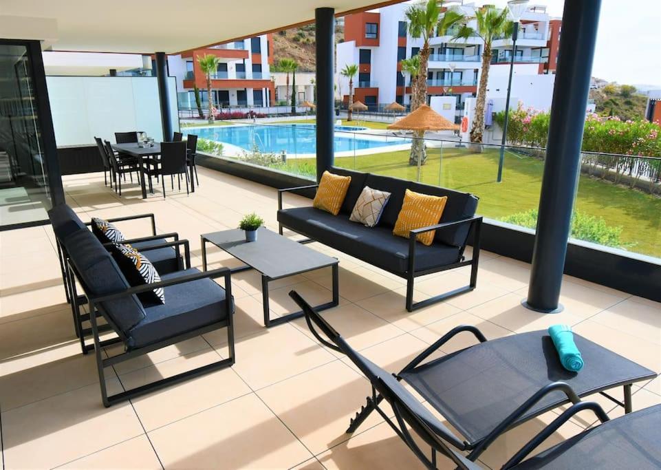 Casa Kerr - Luxury Apt - Sleeps 9 - Los Boliches Apartment มาลากา ภายนอก รูปภาพ