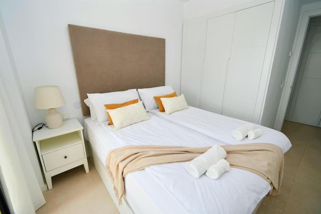 Casa Kerr - Luxury Apt - Sleeps 9 - Los Boliches Apartment มาลากา ภายนอก รูปภาพ
