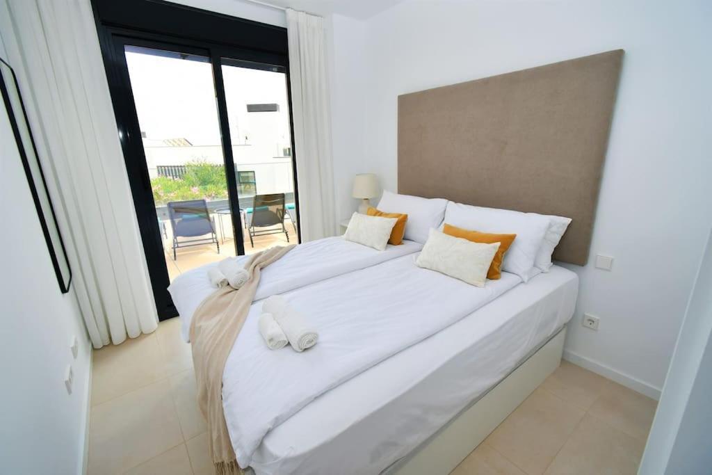 Casa Kerr - Luxury Apt - Sleeps 9 - Los Boliches Apartment มาลากา ภายนอก รูปภาพ
