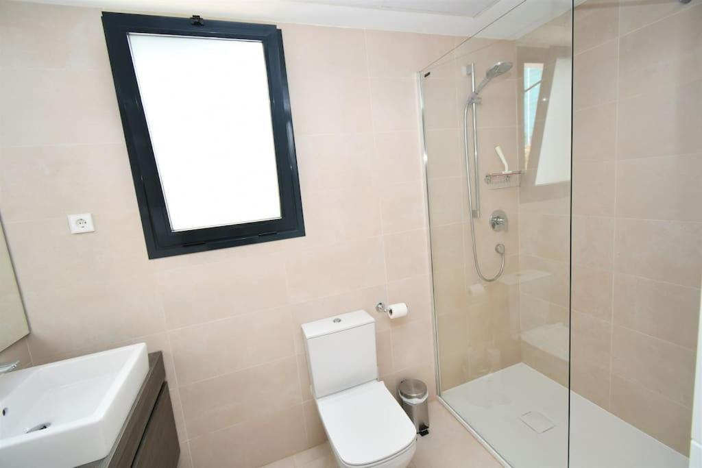 Casa Kerr - Luxury Apt - Sleeps 9 - Los Boliches Apartment มาลากา ภายนอก รูปภาพ